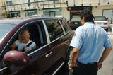 th_31956_Hayden_Panettiere_Gets_a_Parking_Ticket_in_West_Hollywood_8-16-07_17_122_1101lo.jpg