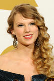 Taylor Swift - Страница 3 Th_49886_Taylor_Swift_celebutopia_net_7182_122_542lo