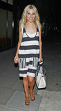 th_89902_Mollie_King_Leaving_a_Photoshoot_in_London_April_21_2011_10_122_559lo.jpg