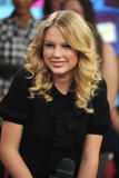 Taylor Swift Pics Much on Demand Show