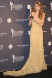 http://img165.imagevenue.com/loc16/th_58135_TaylorSwift_46thAnnualAcademyOfCountryMusicAwardsApril32011_By_oTTo178_122_16lo.JPG