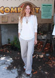 http://img165.imagevenue.com/loc434/th_92434_Rachelle_Lefevre_at_Yes_to_Carrots_Garden_Challenge_006_122_434lo.jpg