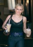 http://img165.imagevenue.com/loc849/th_95094_celeb-city.org_Hilary_Duff_candid_Toluca_Lake_06-12-2008_07_123_849lo.jpg